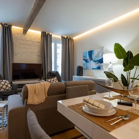 Alhondiga By Staynnapartments