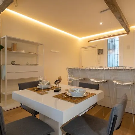 公寓 Alhondiga By Staynnapartments